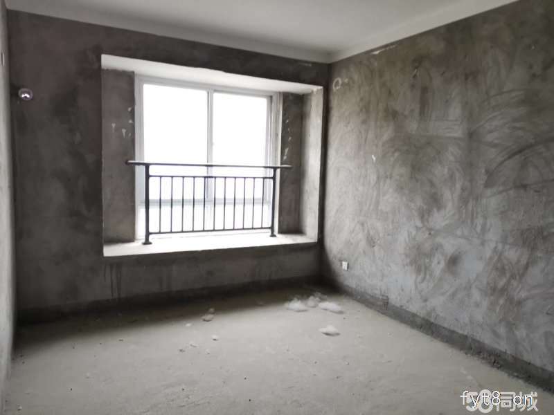 金马中央公馆 118平 72万 急卖 4个房间房 玉泉学校