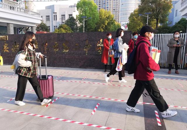今天,开学!阜阳高三学子率先复课